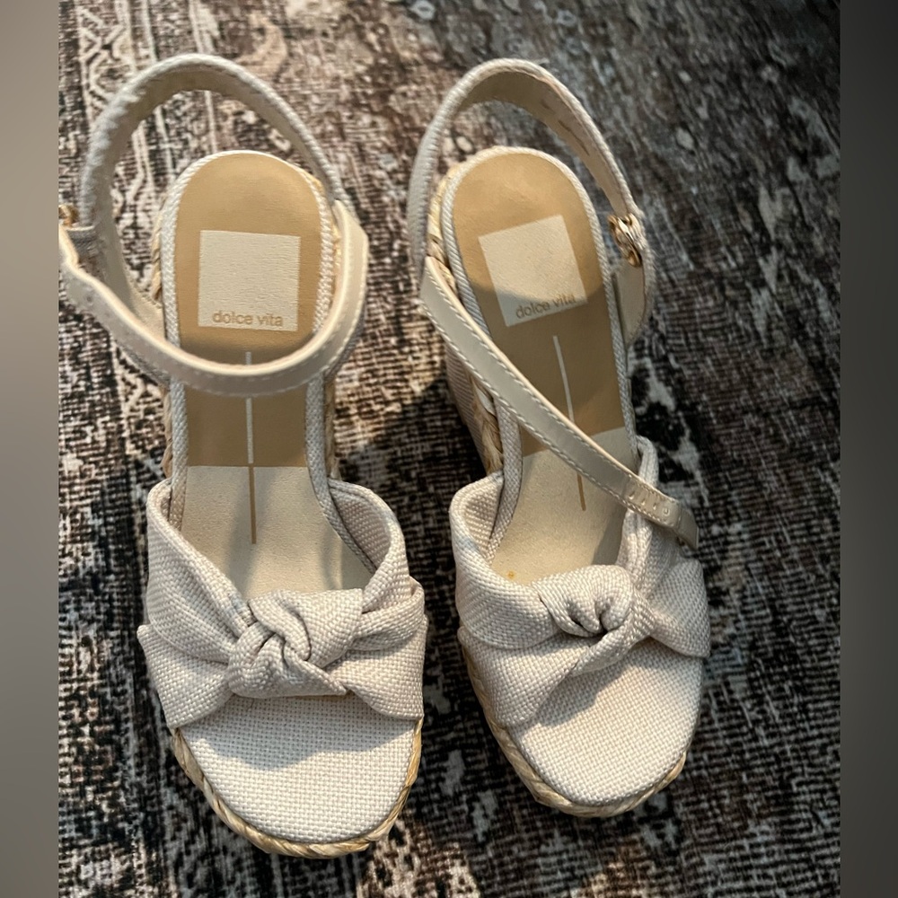 DOLCE VITA WEDGES SIZE 5 FREE SHIPPING